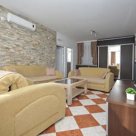 Fuer 4 Personen Ca 55 M In Budva, Adriakueste Montenegro Kueste Um Apartment Budva