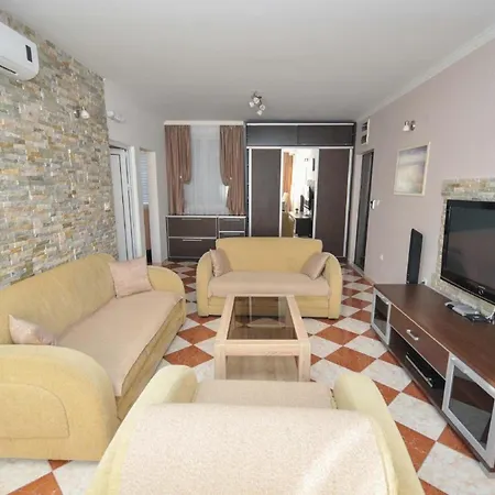 Fuer 4 Personen Ca 55 M In Budva, Adriakueste Montenegro Kueste Um *